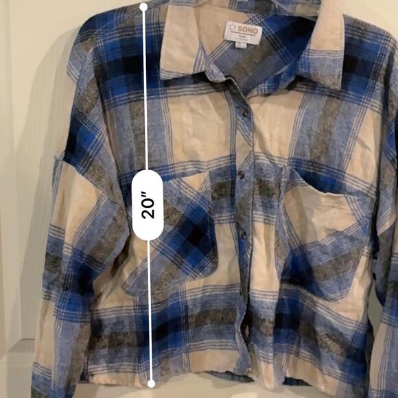 Ci sono blue and white plaid button up cropped - Picture 5 of 7